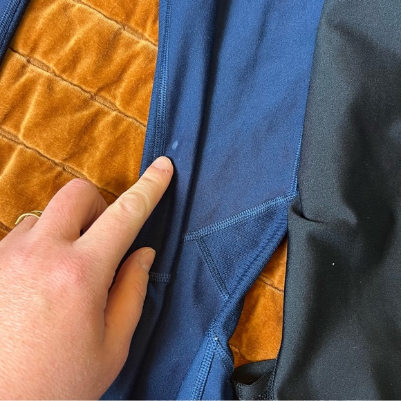 Under‎ Armour Navy and Black Compression Leggings Duo Size Small - Picture 5 of 6